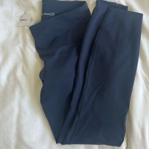 Outdoor Voices Leggings with zipper